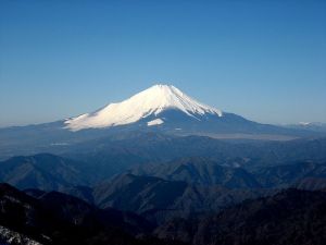 800px-Mt.Fuji_from_Mt.Tohnodake